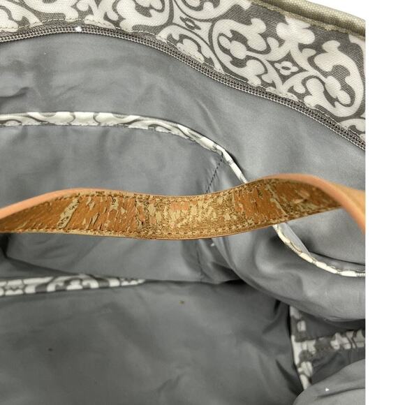 Petunia Pickle Bottom Downtown Tote – Breakfast in Berkshire Diaper Bag - Picture 5 of 7